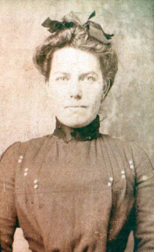 Gussie Estell Randall, circa 1900 (age 19)((http://www.genealogy.com/ftm/b/r/u/Jack-R-Bruce/PHOTO/0018photo.html))